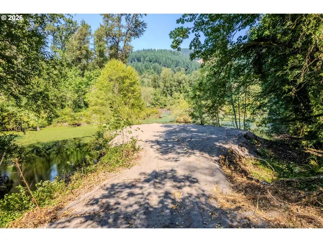2 E  Brightwood Loop Rd, Brightwood, OR 97011