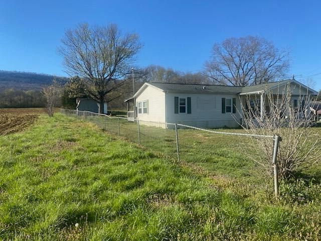 10747 Old State Highway 28, Pikeville, TN 37367