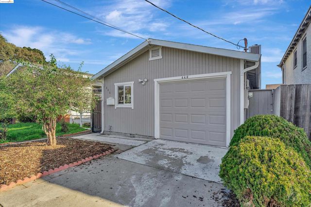 446 41st St, Richmond, CA 94805