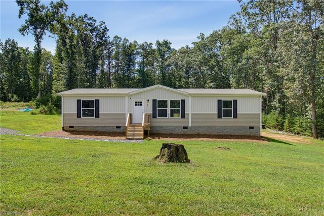 188 Plantation Rd, Eden, NC 27288