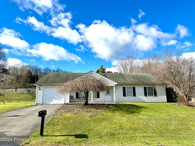 4 Stream View Ct, Mountain Top, PA 18707