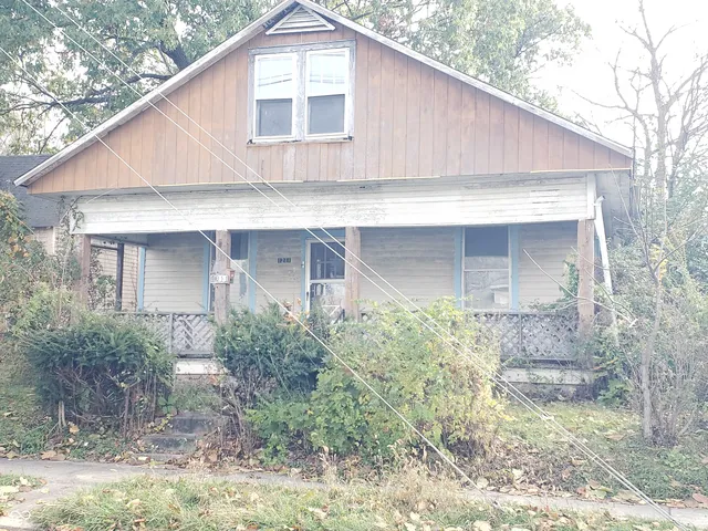 1211 W  3rd St, Anderson, IN 46016
