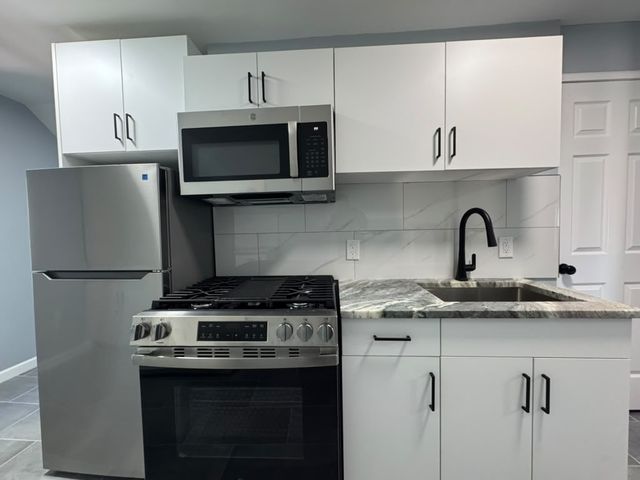 752 Park St #3A, Bridgeport, CT 06608
