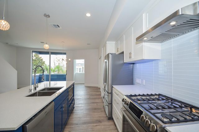 1905 Oakdale St, Houston, TX 77004