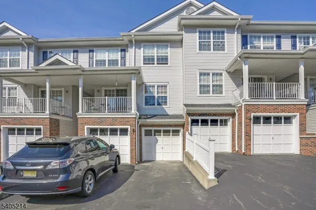 604 Knollwood Ct, Denville, NJ 07834