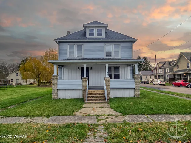 402 N  Lincoln Ave, Jersey Shore, PA 17740