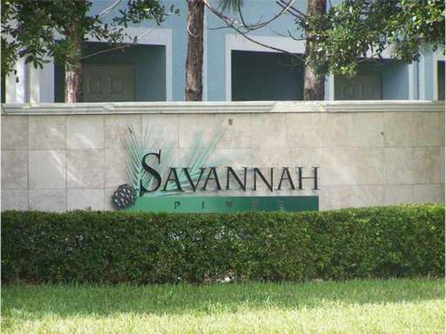10727 Savannah Wood Dr, Orlando, FL 32832