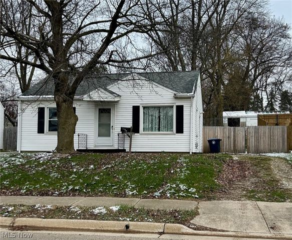 669 Evans Ave, Akron, OH 44310