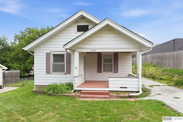 2609 N  73rd St, Omaha, NE 68134