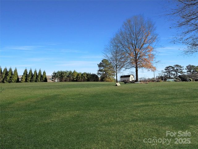 2599 Amity Hill Rd, Statesville, NC 28677