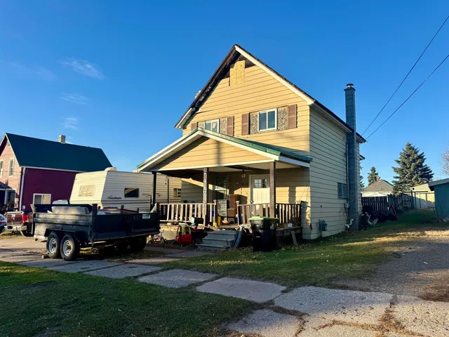 416 E  Stanton St, Iron Mountain, MI 49801