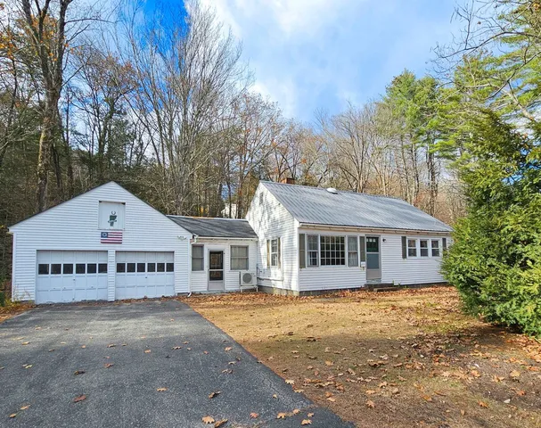 1555 W River Road, Dummerston, VT 05301