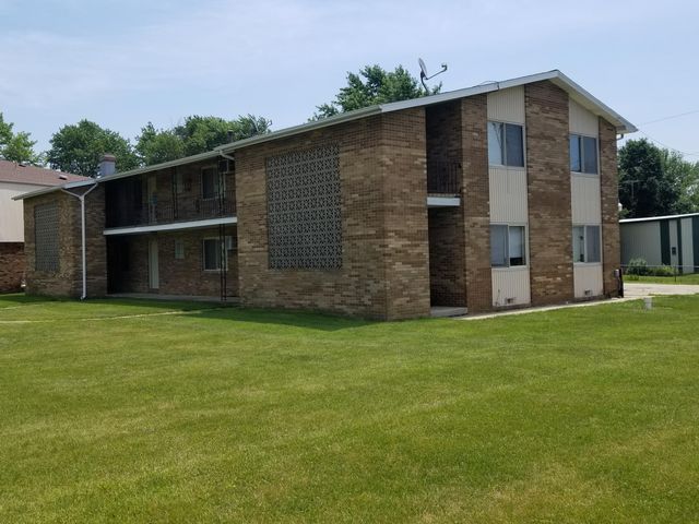 351 Southland Dr   #8, Warrensburg, IL 62573