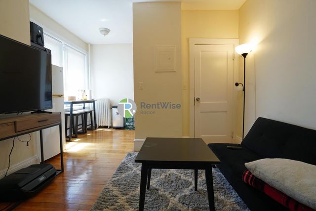 1212 Commonwealth Ave #1216-7, Allston, MA 02134
