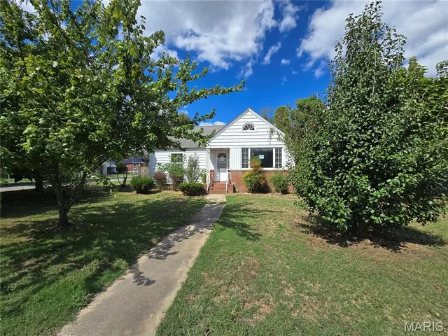 211 W  Olive St, East Prairie, MO 63845
