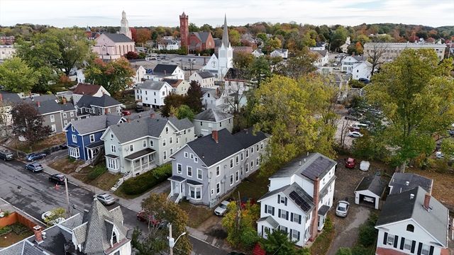 17 Vine St, Haverhill, MA 01830