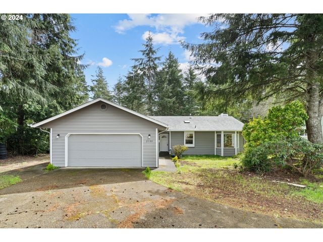 2180 15th Pl, Florence, OR 97439