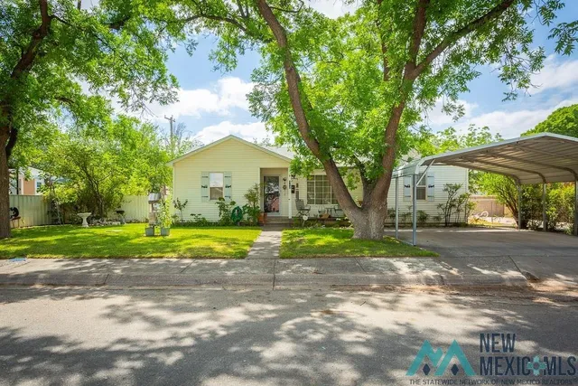 912 S  6th St, Artesia, NM 88210