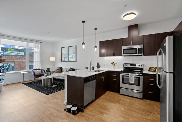 1447 NW 12th Ave #623, Portland, OR 97209