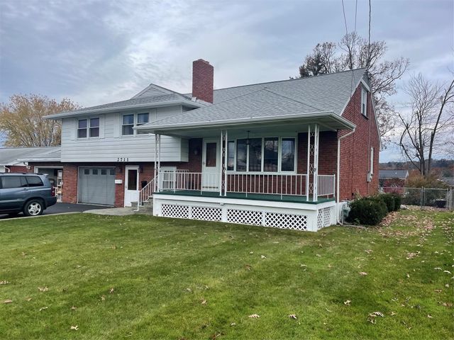 2711 Columbia Dr, Endwell, NY 13760