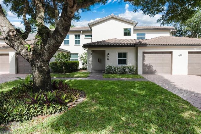 300 Diamond CIR #308, Naples, FL 34110