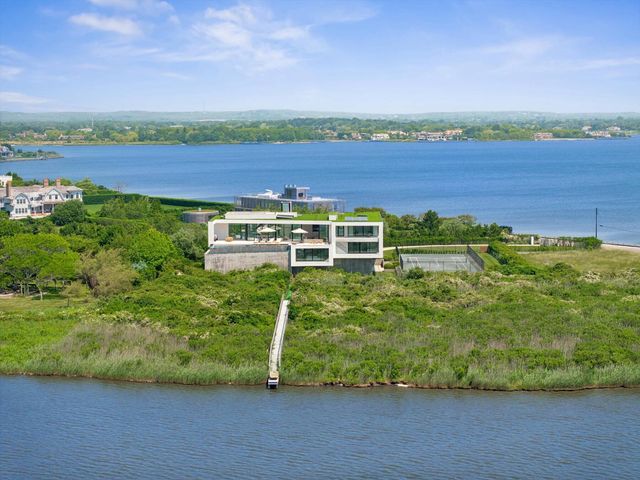951 Flying Point Rd, Water Mill, NY 11976