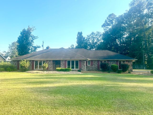 1706 Maple Street Ext, Amory, MS 38821