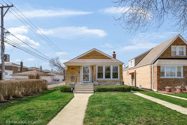 8246 S  Fairfield Ave, Chicago, IL 60652