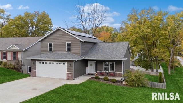 501 May St, Le Claire, IA 52753