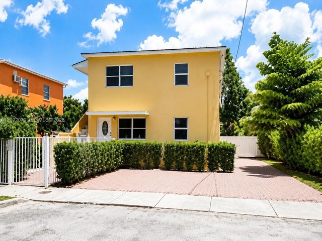 985 SW 10th St, Miami, FL 33130