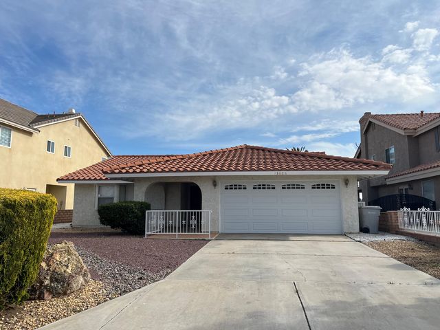13686 Seagull Dr, Victorville, CA 92395