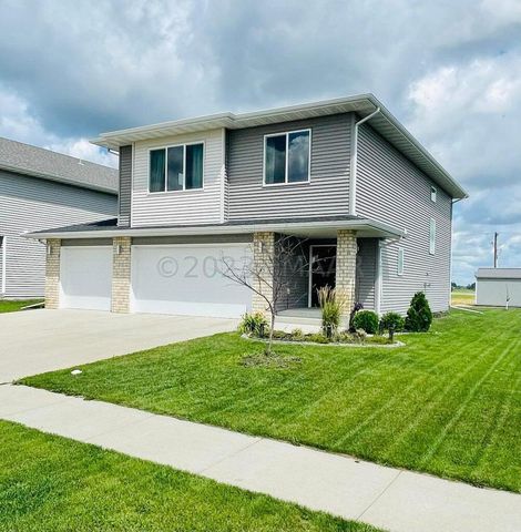 85 5th St E, Horace, ND 58047