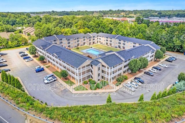 305U Country Club Dr NE, Concord, NC 28025