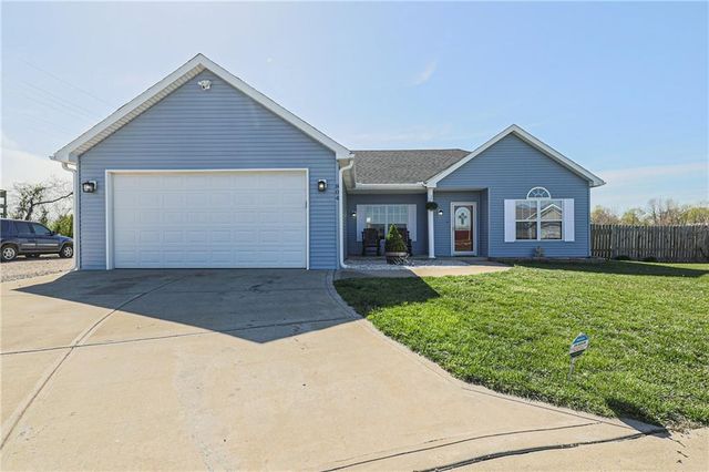 804 Colony Ave, East Lynne, MO 64743