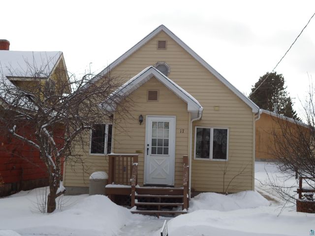 17 3rd St SE, Chisholm, MN 55719