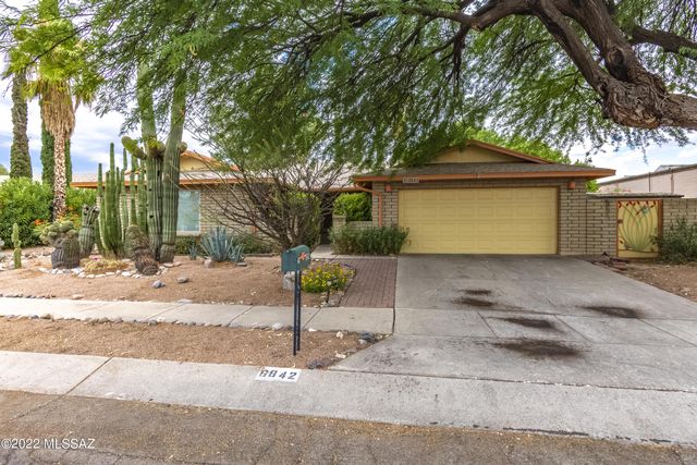 8842 E  27th St, Tucson, AZ 85710
