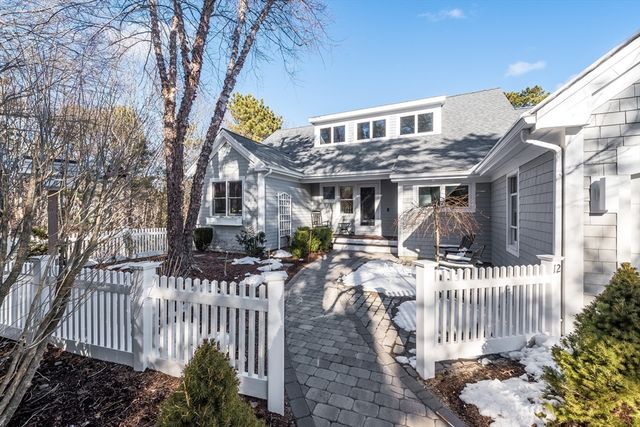 12 Forest Edge, Plymouth, MA 02360