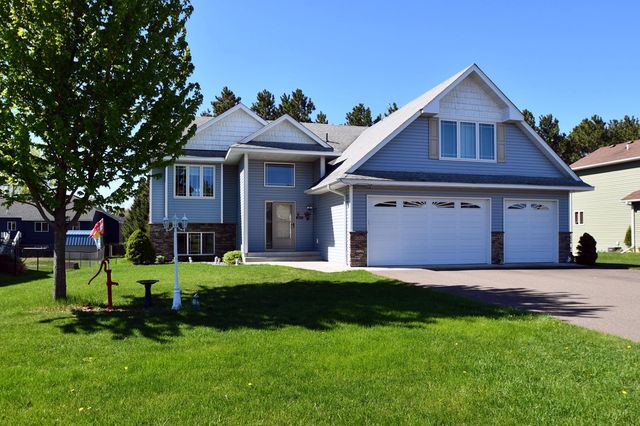 8707 Preserve Blvd N, Chisago City, MN 55013