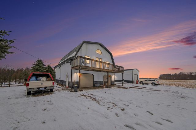 2041 N  Meridian Rd, Hudson, MI 49247