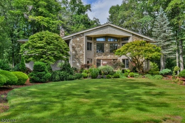 55 Timberlane Rd, Upper Saddle River, NJ 07458