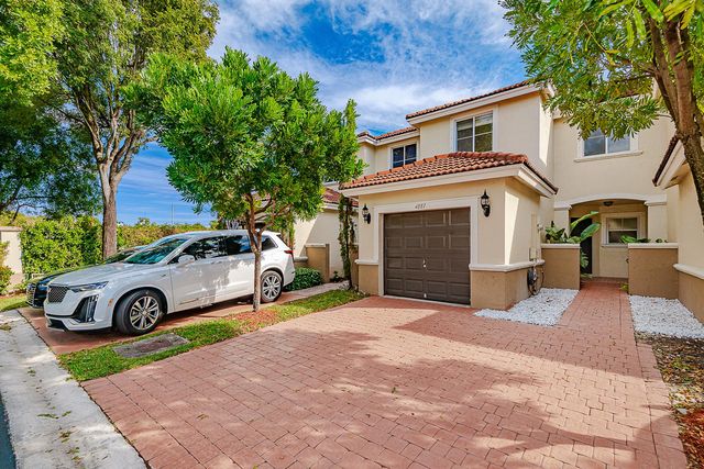 4887 NW 116th Ave, Doral, FL 33178