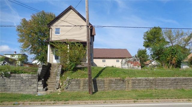 415 N  4th St, Youngwood, PA 15697