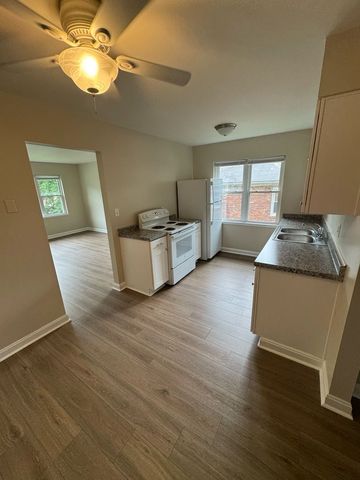 2711 Brownsboro Rd, Louisville, KY 40206
