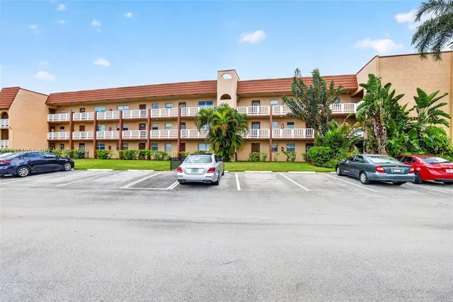 2731 N  Pine Island Rd #205, Fort Lauderdale, FL 33322