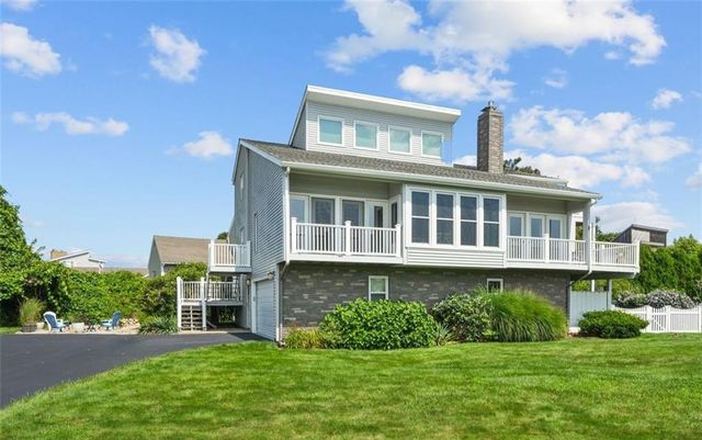 74 White Swan Dr, Narragansett, RI 02882