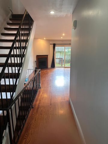 52 Randall Ave #8, Stamford, CT 06905