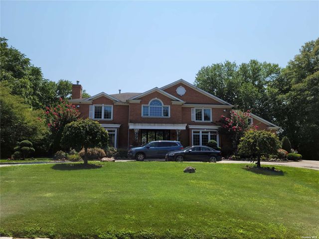 152 Woodhollow Rd, Roslyn Heights, NY 11577