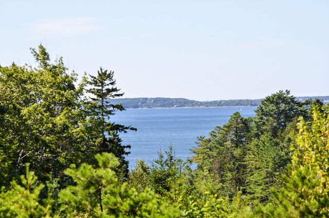 5 Summit Drive, Boothbay, ME 04537