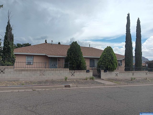 211 Royal St, Bayard, NM 88023