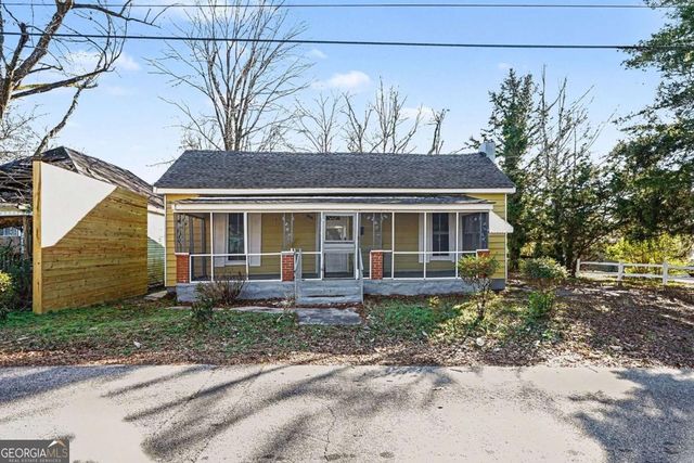107 1st St, Barnesville, GA 30204